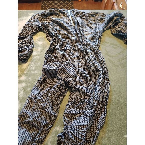 NAT by Natalie Martin claudette printed plunging v-neck jumpsuit sz XS - Picture 4 of 4
